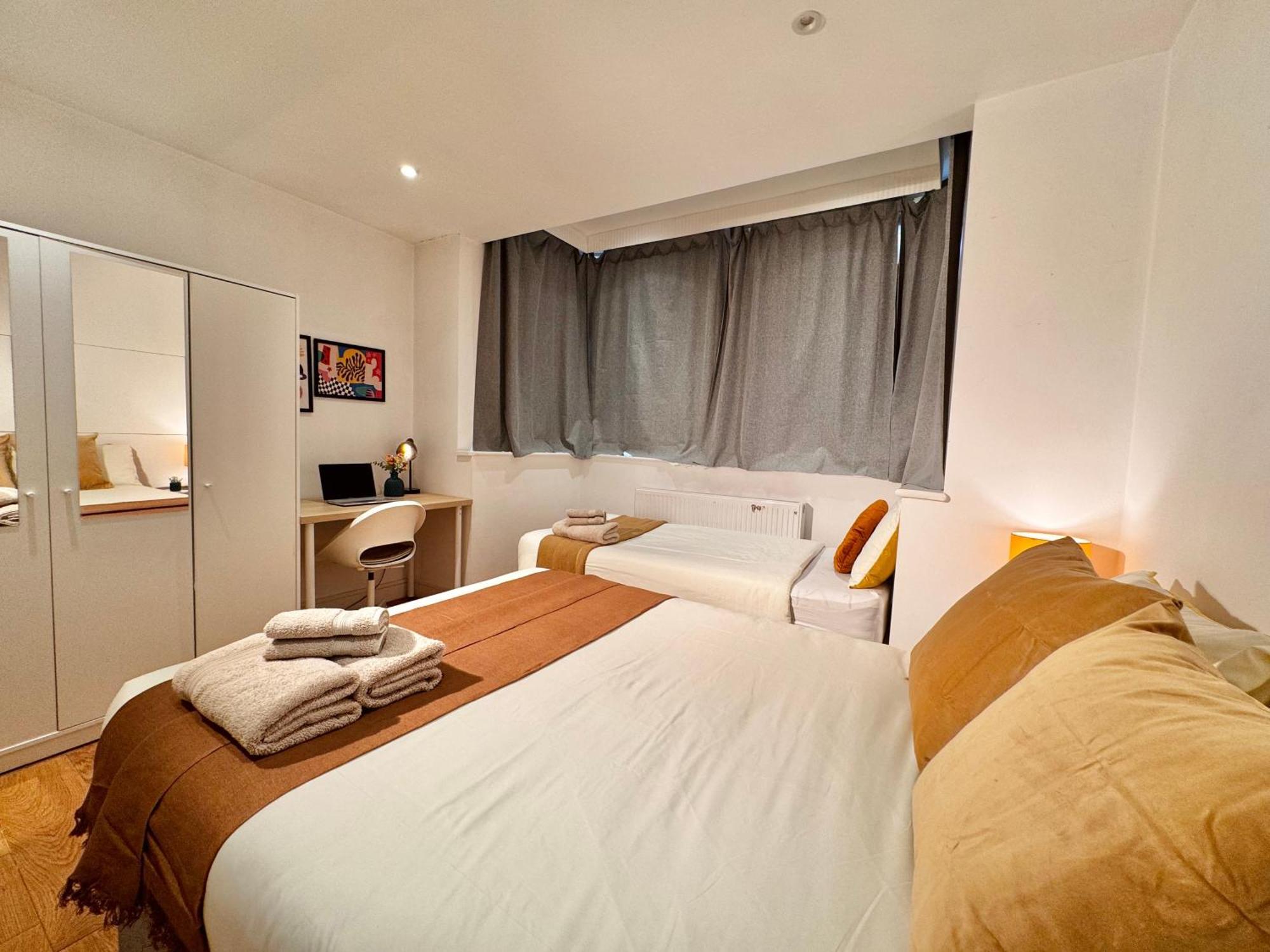 En-Suites With Free Parking 30Min To Central لندن المظهر الخارجي الصورة