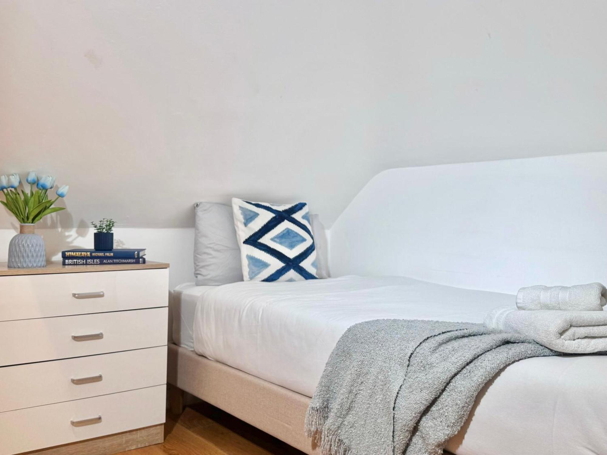 En-Suites With Free Parking 30Min To Central لندن المظهر الخارجي الصورة