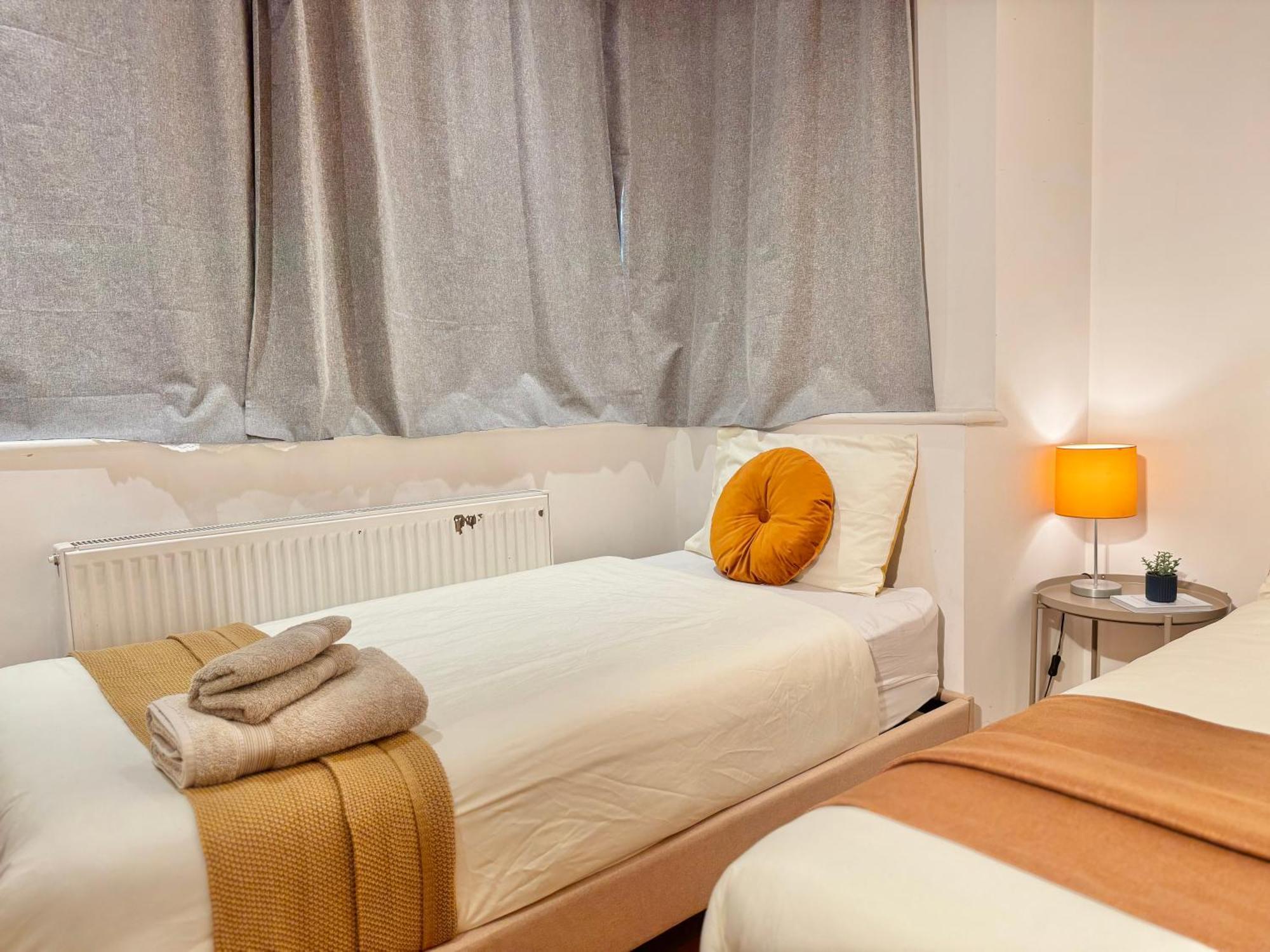 En-Suites With Free Parking 30Min To Central لندن المظهر الخارجي الصورة