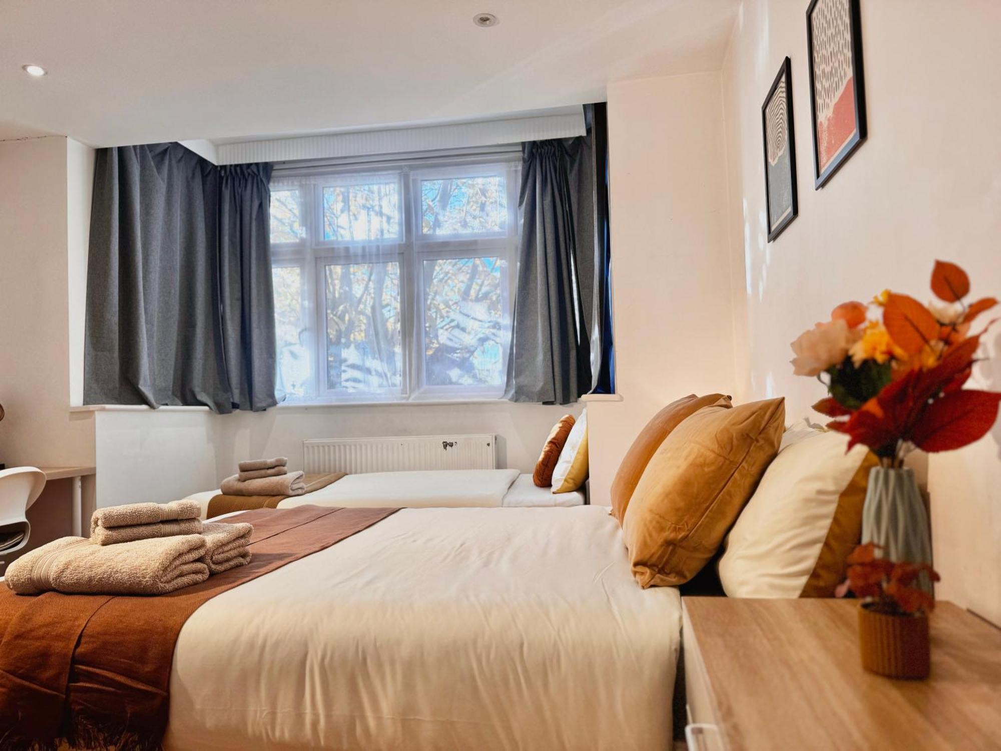 En-Suites With Free Parking 30Min To Central لندن المظهر الخارجي الصورة