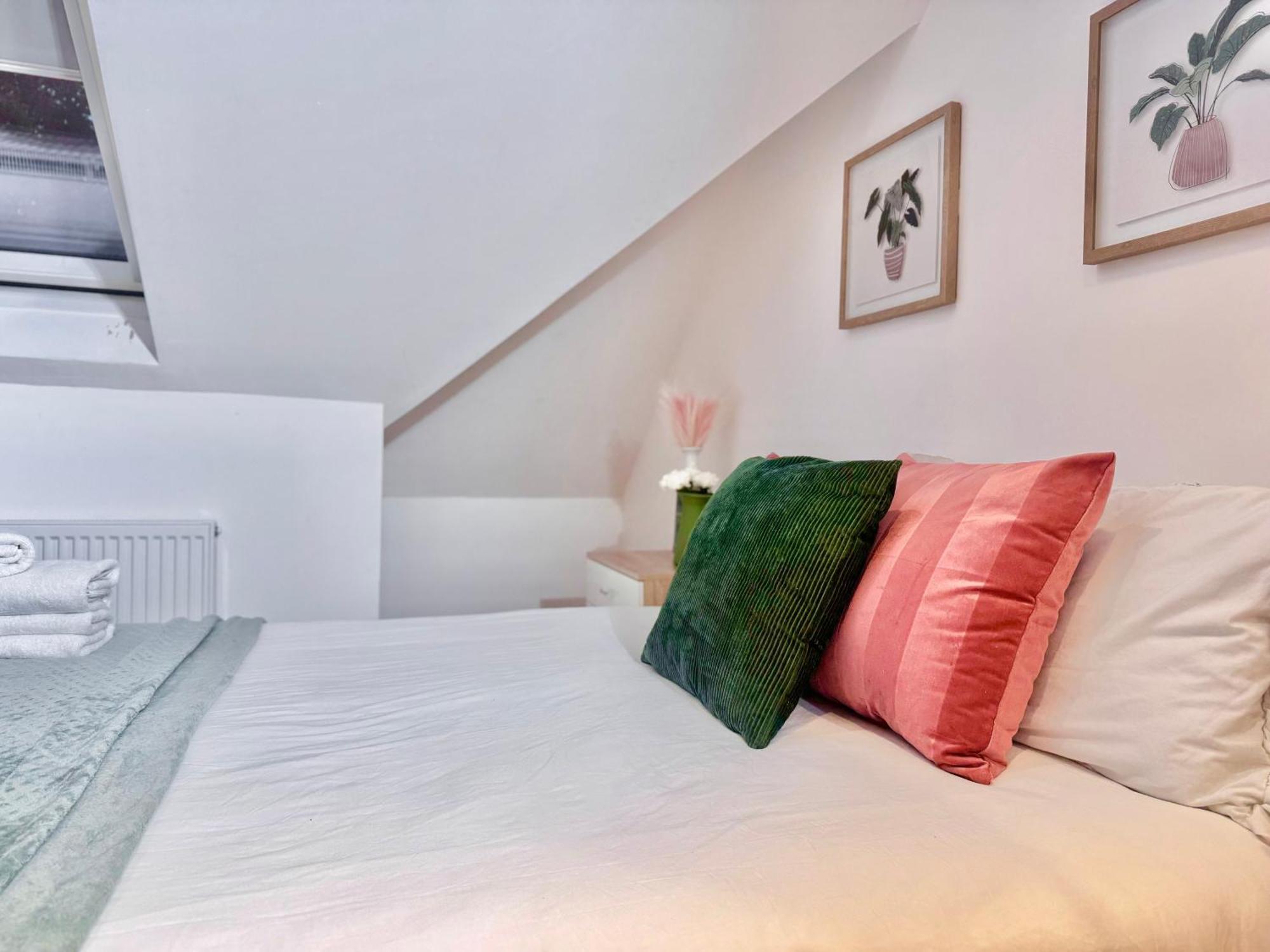 En-Suites With Free Parking 30Min To Central لندن المظهر الخارجي الصورة