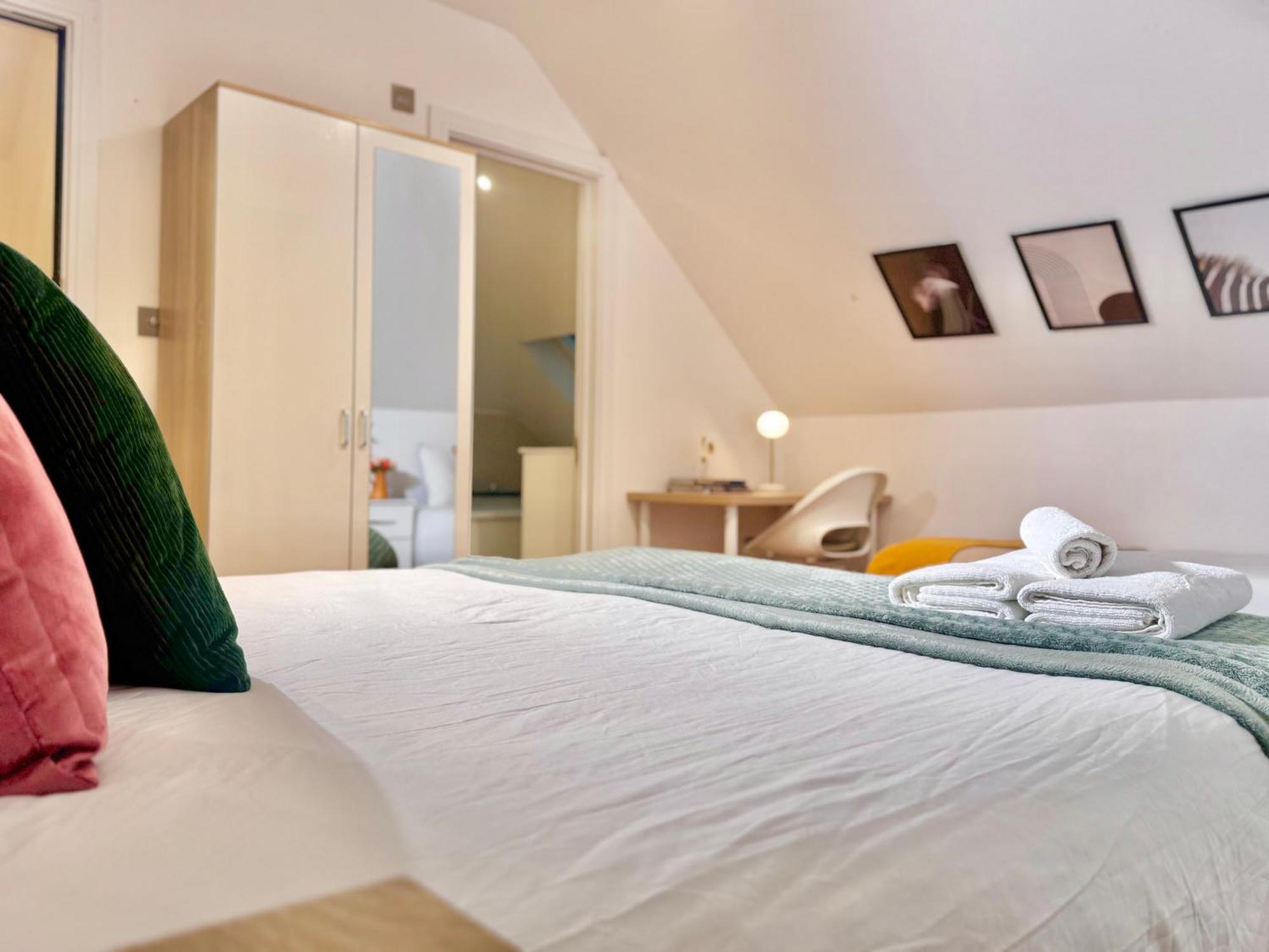 En-Suites With Free Parking 30Min To Central لندن المظهر الخارجي الصورة
