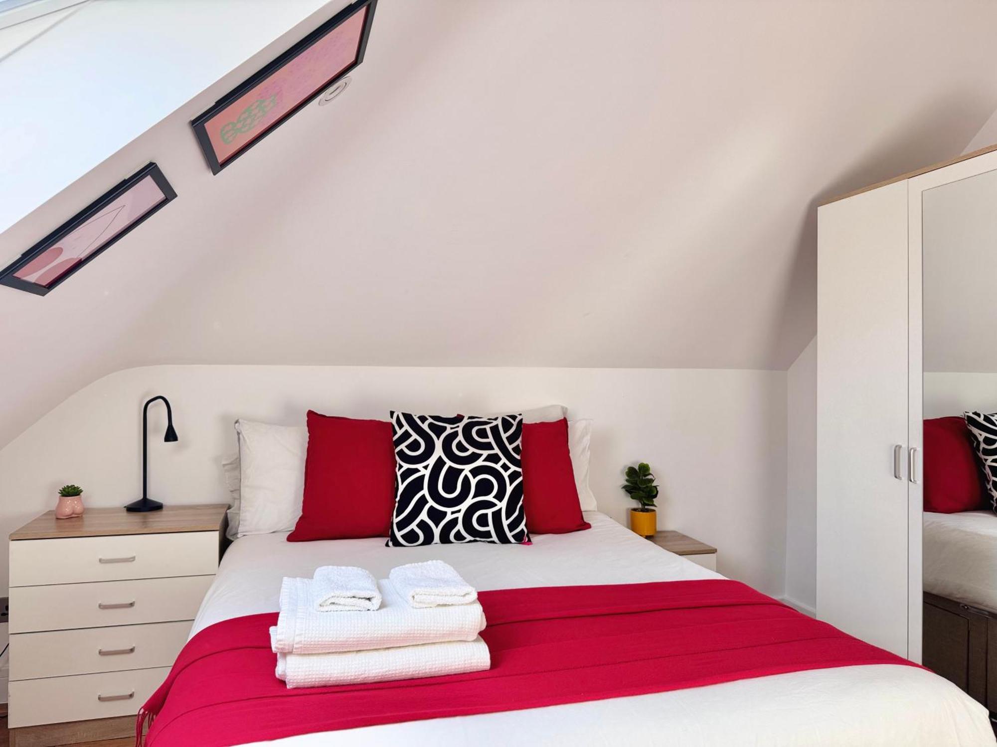 En-Suites With Free Parking 30Min To Central لندن المظهر الخارجي الصورة